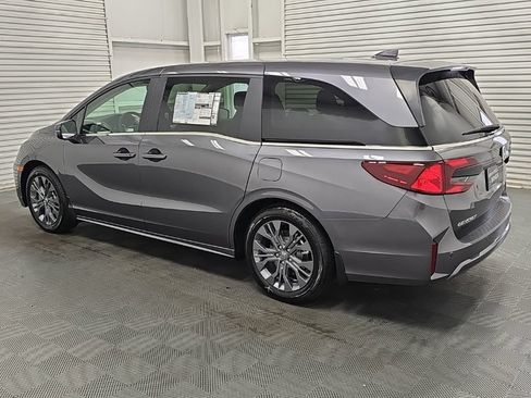 New 2026 Honda Odyssey Touring image 5