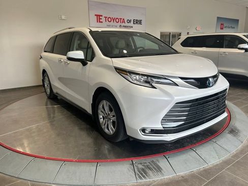 Certified 2024 Toyota Sienna Limited AWD/4WD image 1