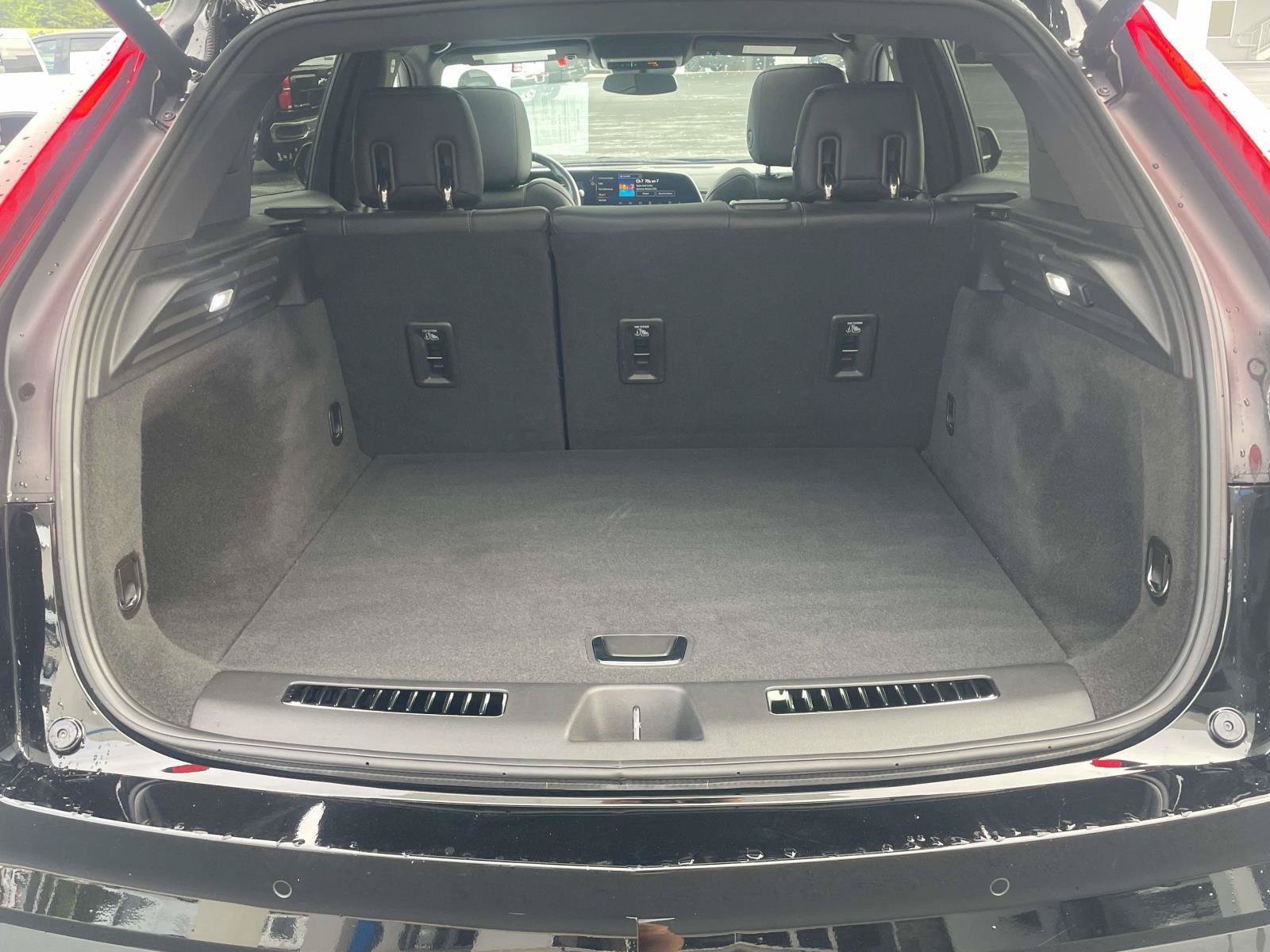 Certified 2024 Cadillac XT4 Premium Luxury FWD image 7