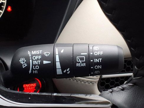 Certified 2025 Honda HR-V EX-L image 33