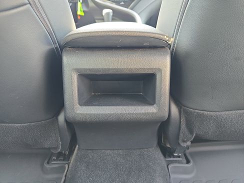 Used 2024 Toyota Camry SE image 12