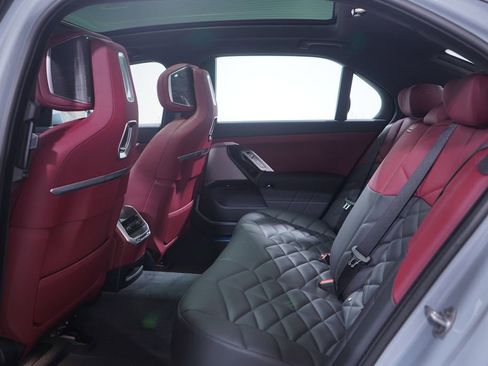 New 2026 BMW 740i w/ Premium Package image 9