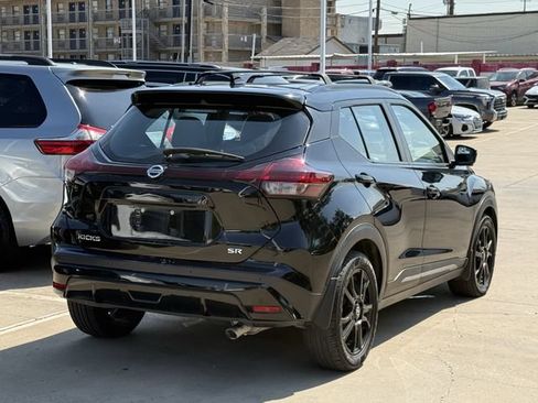 Used 2021 Nissan Kicks SR w/ SR Premium Package FWD image 4