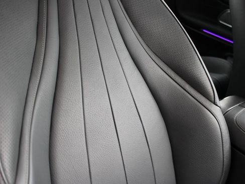 Used 2025 Mercedes-Benz CLE 300 4MATIC Coupe w/ AMG Line image 25