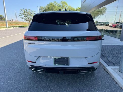 New 2026 Land Rover Range Rover Sport Dynamic SE image 3