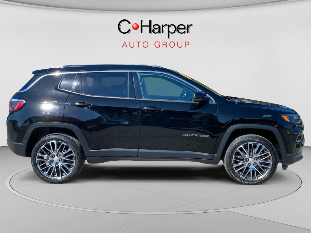 Used 2023 Jeep Compass Limited AWD/4WD image 2