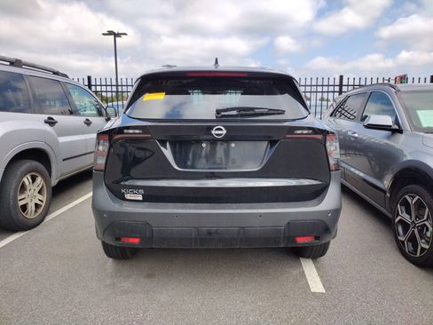 Used 2025 Nissan Kicks S FWD image 5