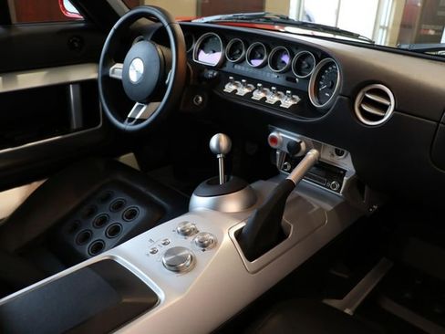 Used 2005 Ford GT image 12