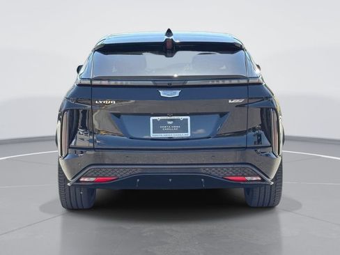 Used 2026 Cadillac Lyriq V w/ Exterior Carbon Fiber Package AWD/4WD image 4