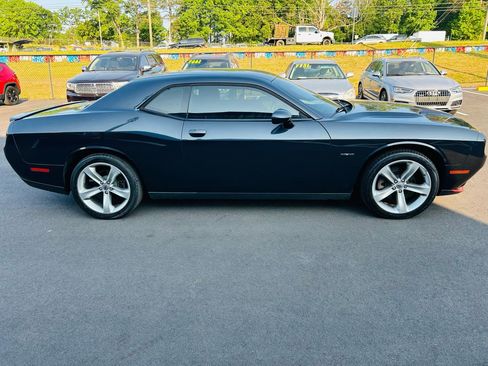 Used 2017 Dodge Challenger R/T RWD image 6