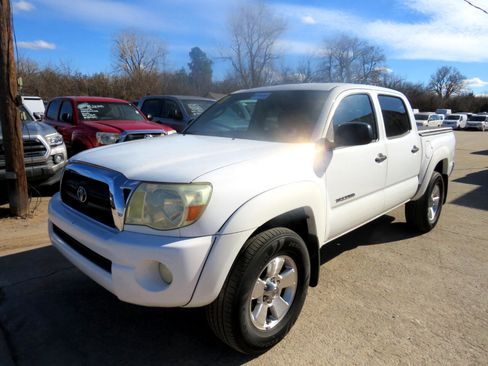 Used 2006 Toyota Tacoma PreRunner image 1