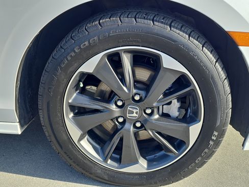 Used 2023 Honda Odyssey Elite image 5