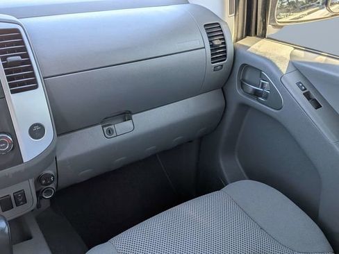 Used 2020 Nissan Frontier SV RWD image 16