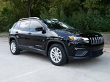 Used 2021 Jeep Cherokee Latitude image 2