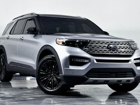 Used 2020 Ford Explorer Limited w/ Class III Trailer Tow Package AWD/4WD image 2