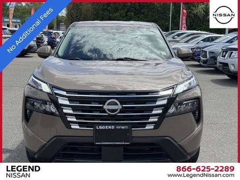 Certified 2024 Nissan Rogue SV AWD/4WD image 2