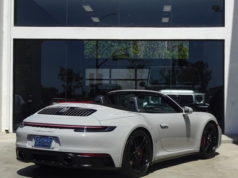 Used 2022 Porsche 911 Carrera GTS RWD image 8