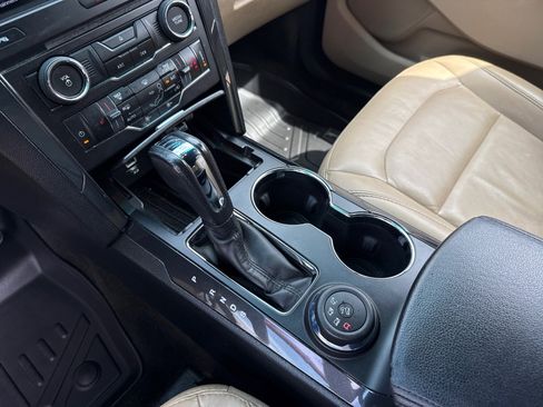 Used 2016 Ford Explorer XLT w/ Equipment Group 202A image 21