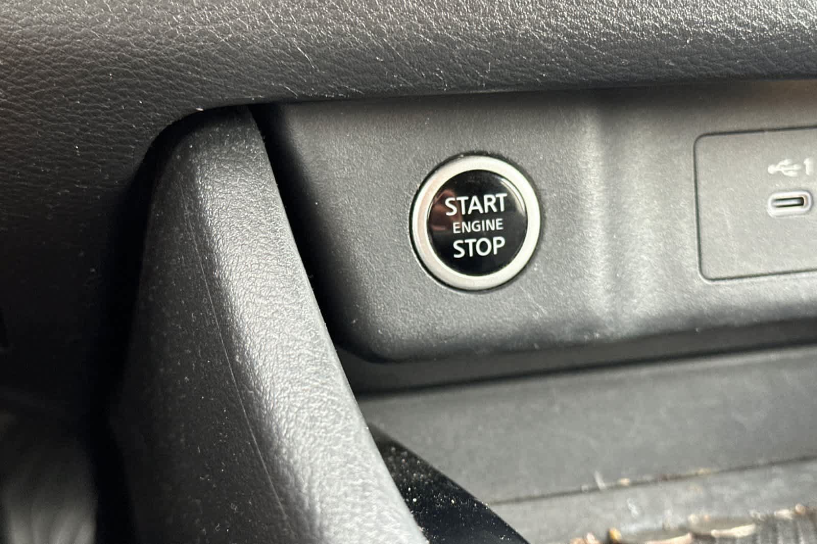 Certified 2021 Nissan Rogue S FWD image 24