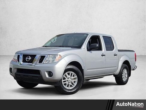 Used 2018 Nissan Frontier SV image 1