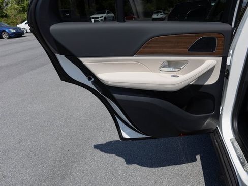 Certified 2025 Mercedes-Benz GLE 450 4MATIC image 16