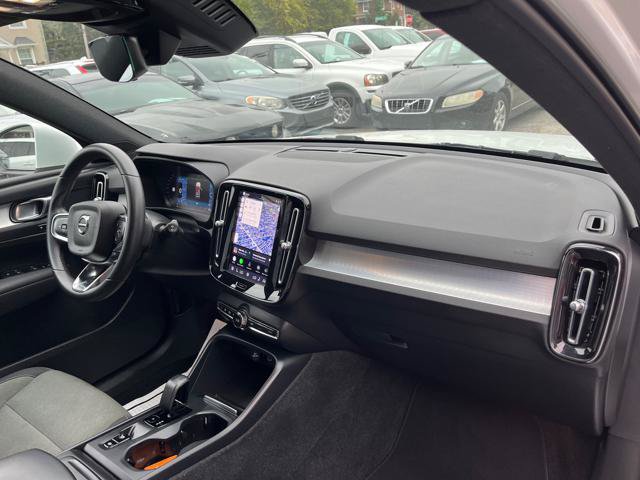 Used 2023 Volvo XC40 B5 Core AWD/4WD image 18