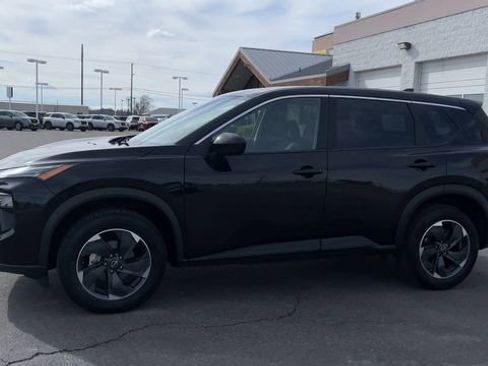 Used 2025 Nissan Rogue SV image 6