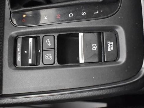 Used 2024 Honda CR-V LX image 32