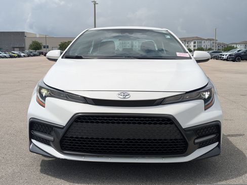 Used 2021 Toyota Corolla XSE FWD image 3