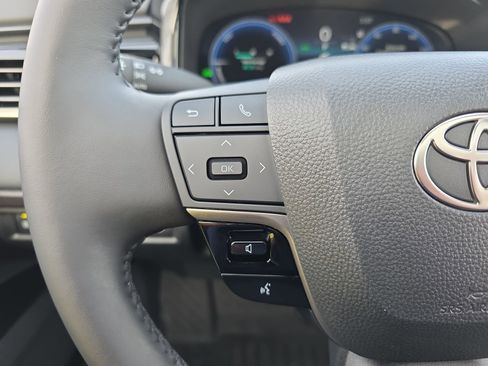 Used 2025 Toyota Camry XSE image 16