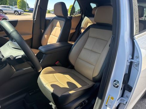 Used 2024 Chevrolet Equinox Premier AWD/4WD image 21