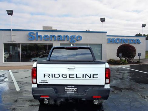New 2026 Honda Ridgeline Black Edition image 4