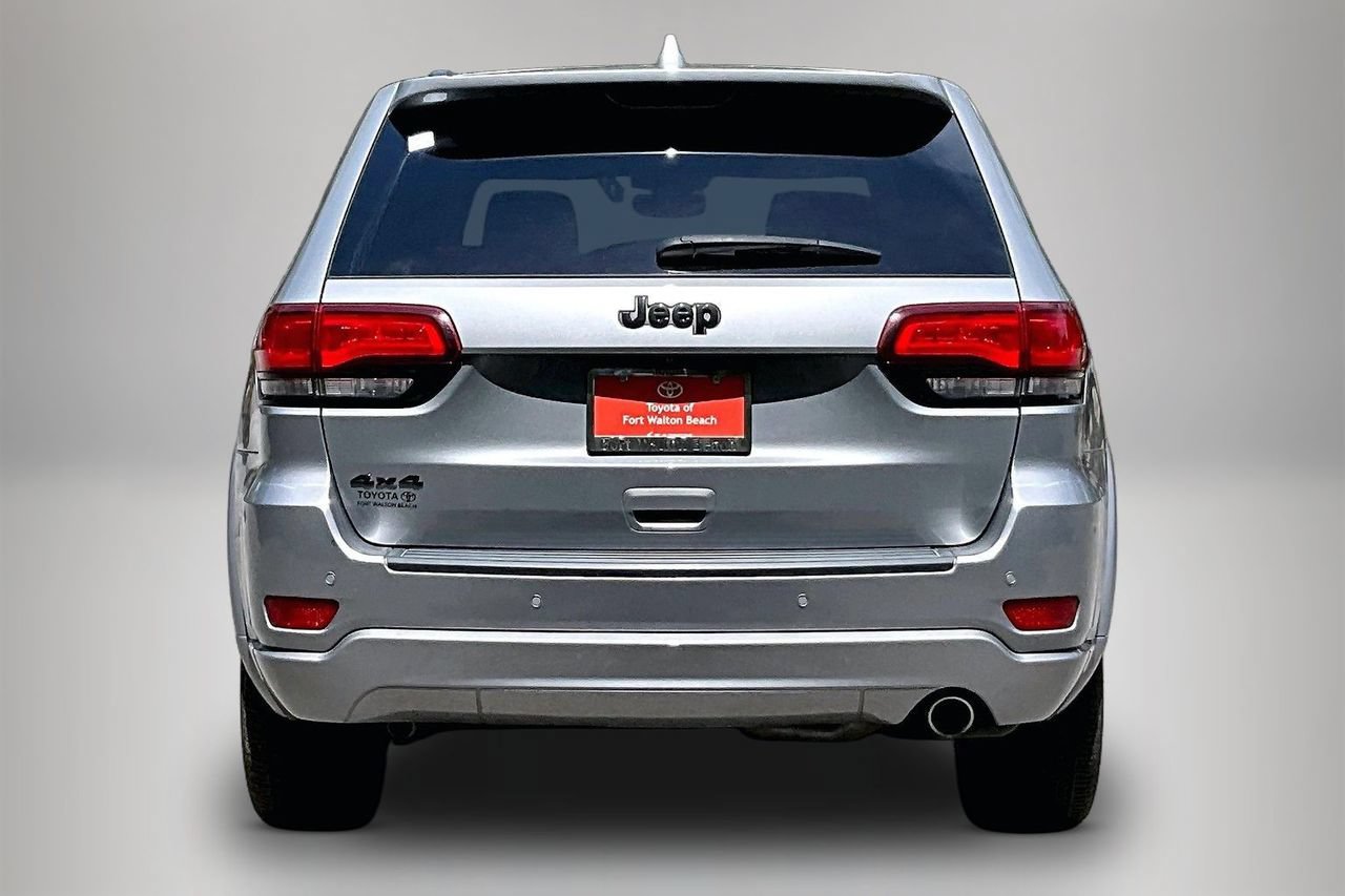 Used 2019 Jeep Grand Cherokee Altitude AWD/4WD image 6