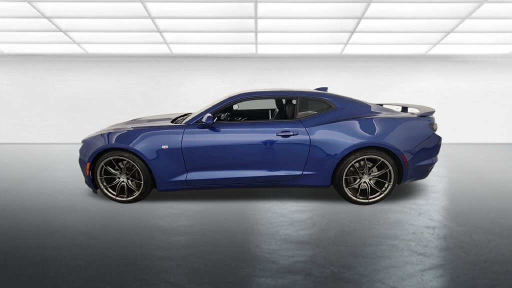 Used 2019 Chevrolet Camaro SS RWD image 4