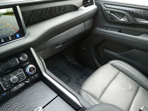 Used 2024 GMC Yukon XL Denali w/ LPO, Floor Liner Package AWD/4WD image 19