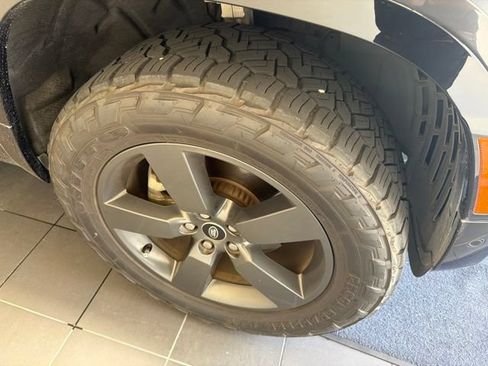 Used 2023 Land Rover Defender 110 S AWD/4WD image 5