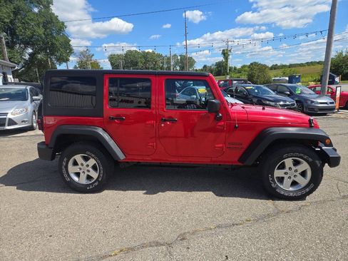Used 2014 Jeep Wrangler Unlimited Sport w/ Quick Order Package 24S AWD/4WD image 9