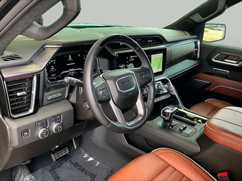 Used 2025 GMC Sierra 1500 Denali Ultimate AWD/4WD image 16
