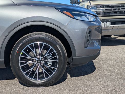 New 2026 Ford Escape SE FWD image 12