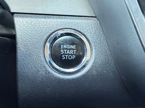 Used 2018 Toyota Camry XLE w/ Driver Assist Package image 30