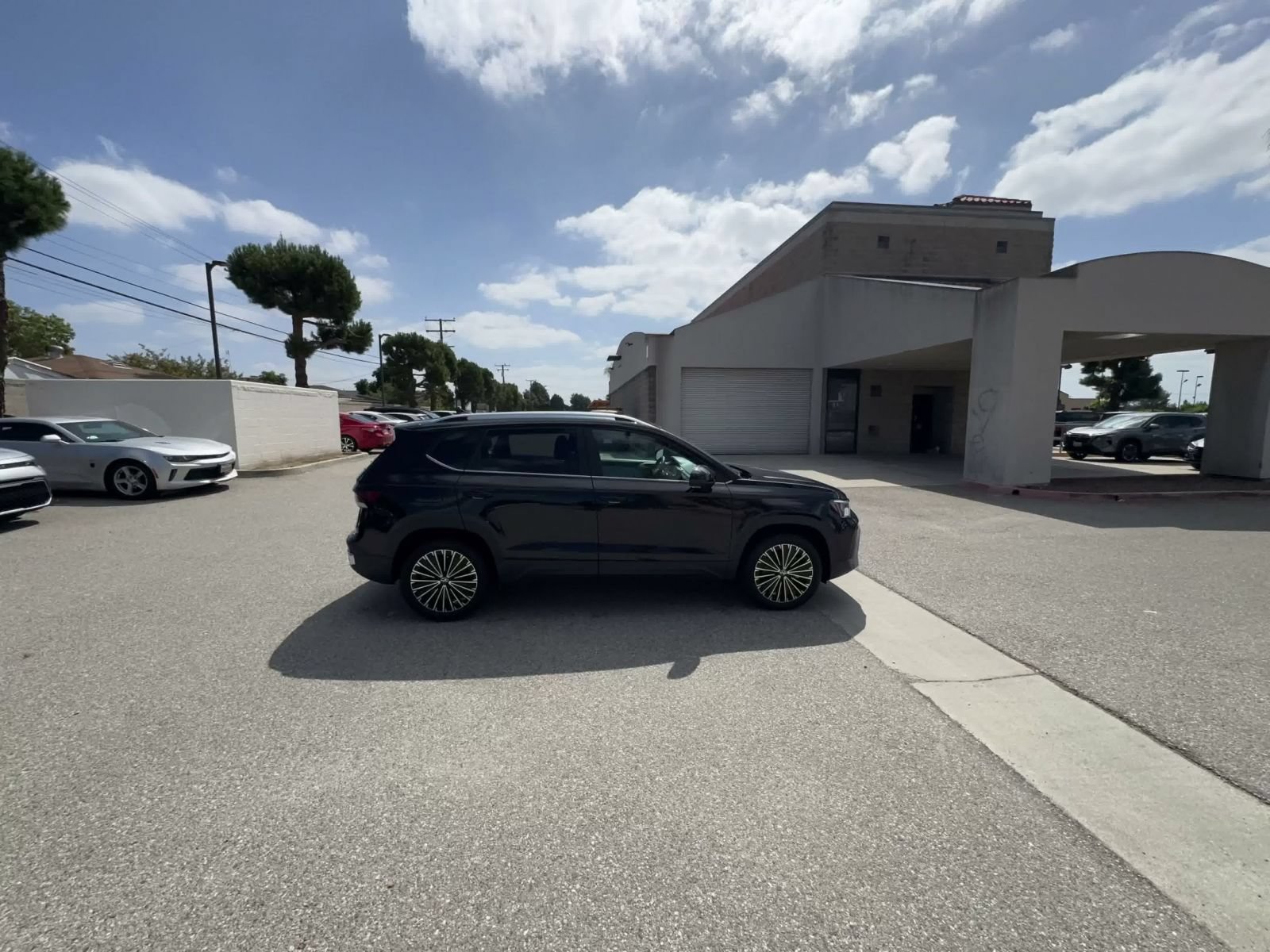 Used 2026 Volkswagen Taos SE FWD image 15