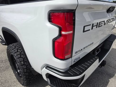 Used 2024 Chevrolet Silverado 2500 High Country w/ Technology Package AWD/4WD image 14