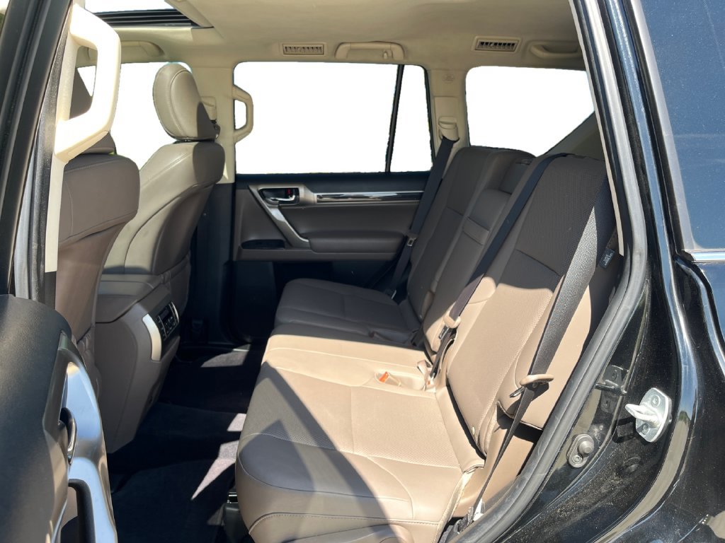 Used 2020 Lexus GX 460 Premium w/ Premium Package AWD/4WD image 27
