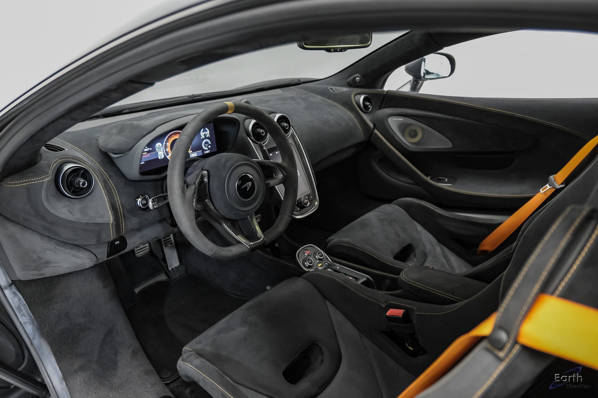 Used 2019 McLaren 600LT RWD image 2