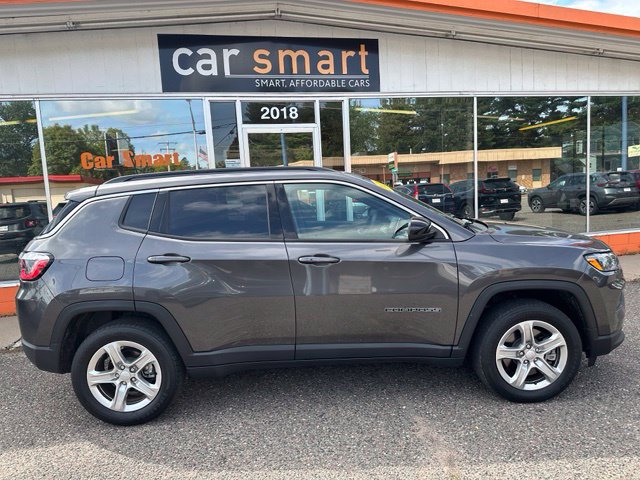 Used 2023 Jeep Compass Latitude w/ Convenience Group AWD/4WD image 8
