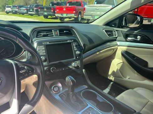 Used 2019 Nissan Maxima 3.5 SL w/ Floor Mat Group image 13
