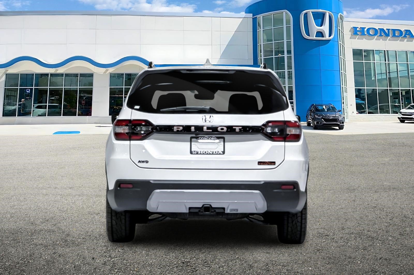 New 2026 Honda Pilot TrailSport image 9