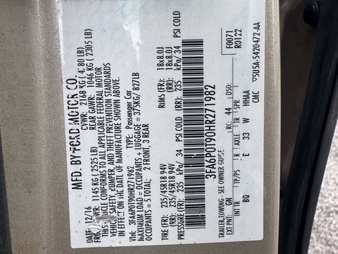 Used 2017 Ford Fusion SE w/ Fusion SE Technology Package AWD/4WD image 16