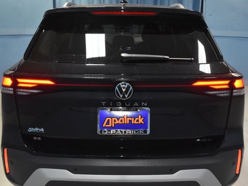 New 2026 Volkswagen Tiguan SE image 22