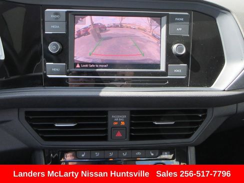 Used 2024 Volkswagen Jetta SE image 17